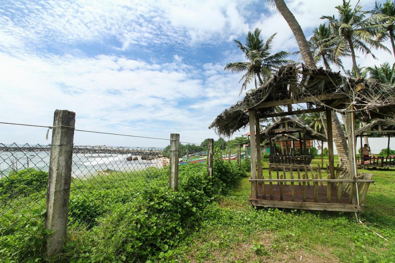 Oyo 490 Shangrela Beach Resort Ambalangoda  Ngoại thất bức ảnh